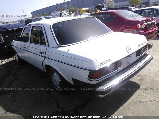 WDBAB33A0CB009244 - 1982 MERCEDES-BENZ 300 DT WHITE photo 3