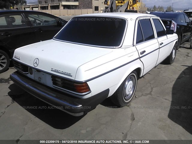 WDBAB33A0CB009244 - 1982 MERCEDES-BENZ 300 DT WHITE photo 4