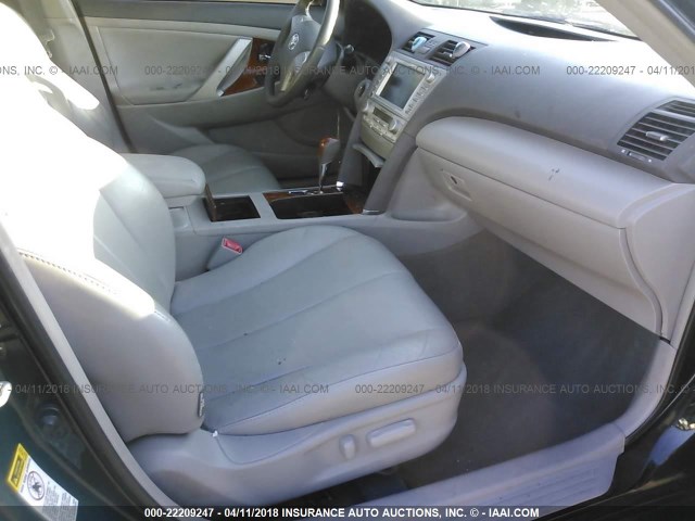4T1BK3EK2AU598158 - 2010 TOYOTA CAMRY SE/LE/XLE 黑色 照片 5