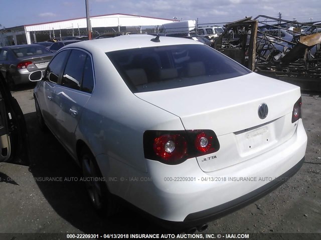 3VWRM71K79M157021 - 2009 VOLKSWAGEN JETTA SE/SEL WHITE photo 3