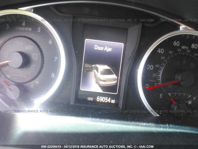 4T1BF1FK1GU529610 - 2016 TOYOTA CAMRY LE/XLE/SE/XSE Silber Foto 7