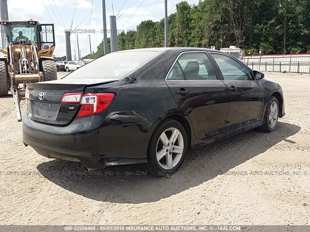 4T1BF1FK3CU080814 - 2012 TOYOTA CAMRY SE/LE/XLE BLACK photo 4