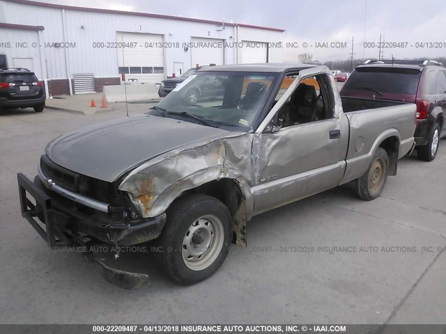 1GCCS14W028263766 - 2002 CHEVROLET S TRUCK S10 SILVER photo 2