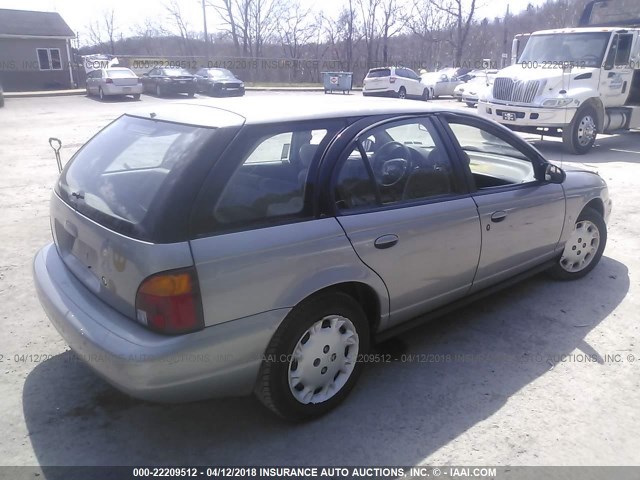 1G8ZK8272VZ159951 - 1997 SATURN SW2 GRAY photo 4