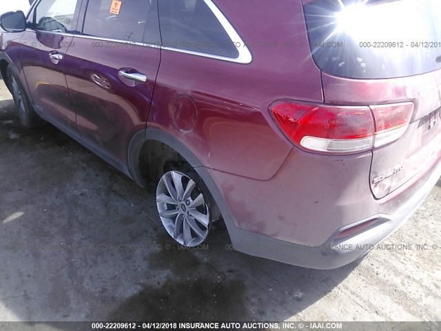 5XYPGDA54HG324733 - 2017 KIA SORENTO LX/L RED photo 6