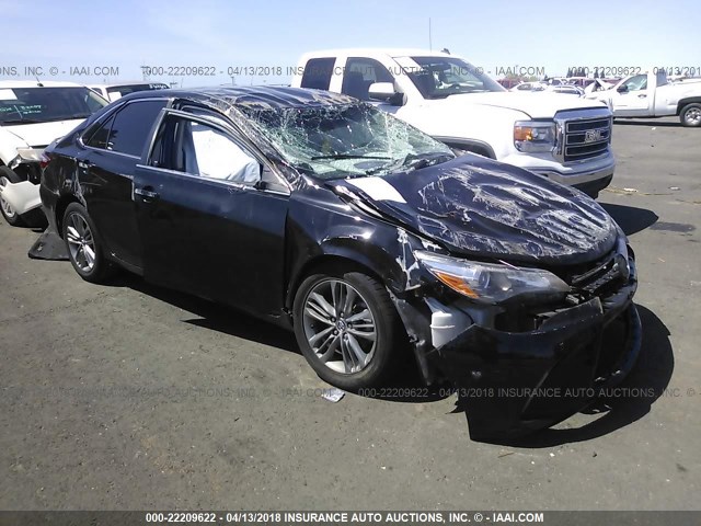 4T1BF1FK0FU031753 - 2015 TOYOTA CAMRY LE/XLE/SE/XSE შავი ფოტო 1