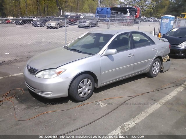 4T1BE32K83U722321 - 2003 TOYOTA CAMRY LE/XLE/SE SILVER photo 2