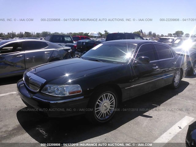 2LNHM82V58X643192 - 2008 LINCOLN TOWN CAR SIGNATURE LIMITED BLACK photo 2