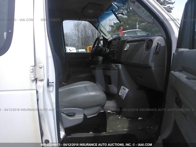 1FTNE2EW4BDA33322 - 2011 FORD ECONOLINE E250 VAN WHITE photo 5