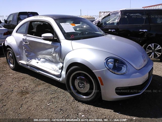 3VWJX7AT4DM623333 - 2013 VOLKSWAGEN BEETLE SILVER photo 1