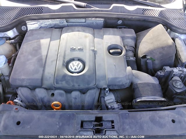 3VWJX7AT4DM623333 - 2013 VOLKSWAGEN BEETLE SILVER photo 10