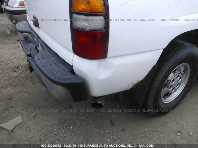 1GNEC13ZX2R255757 - 2002 CHEVROLET TAHOE C1500 WHITE photo 6