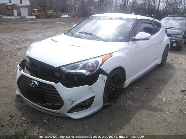 KMHTC6AE6DU115021 - 2013 HYUNDAI VELOSTER TURBO WHITE photo 2