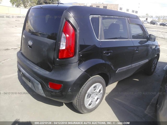 KNDJT2A56C7433027 - 2012 KIA SOUL შავი ფოტო 4