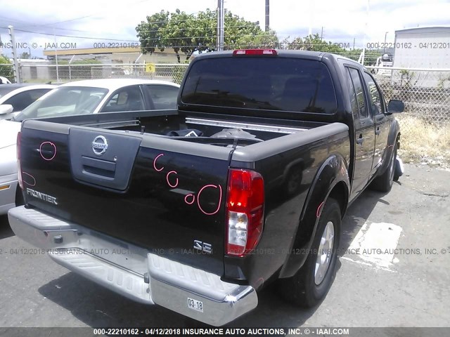 1N6AD07U18C431004 - 2008 NISSAN FRONTIER CREW CAB LE/SE/OFF ROAD BLACK photo 4