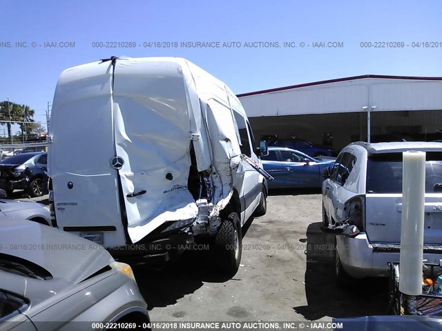 WD3PE7DC7E5899019 - 2014 MERCEDES-BENZ SPRINTER 2500 WHITE photo 4