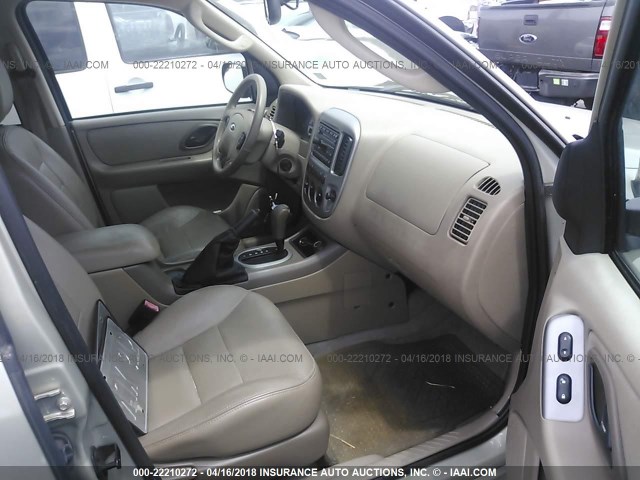 1FMCU04155KA23866 - 2005 FORD ESCAPE LIMITED GREEN photo 5