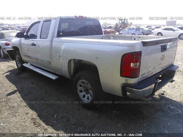 1GCRCREA8BZ118767 - 2011 CHEVROLET SILVERADO C1500  LS SILVER photo 3