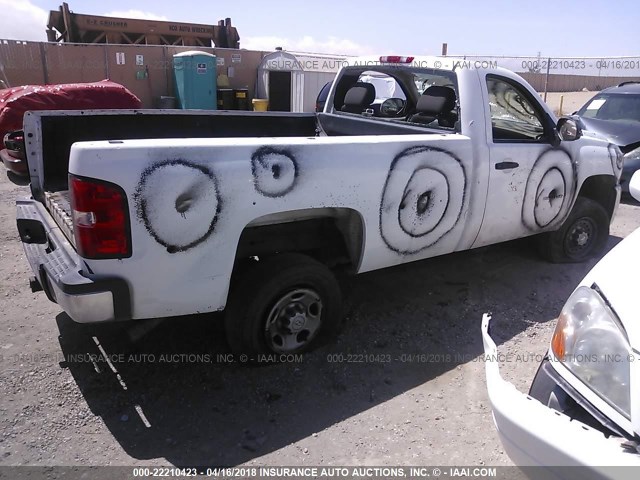 1GCHC24K07E540463 - 2007 CHEVROLET SILVERADO C2500 HEAVY DUTY WHITE photo 4