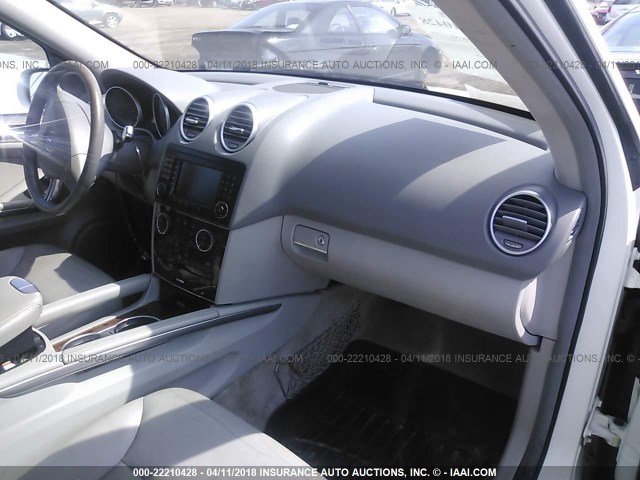 4JGBB75E36A069036 - 2006 MERCEDES-BENZ ML 500 WHITE photo 5