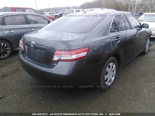 4T1BF3EKXBU156606 - 2011 TOYOTA CAMRY SE/LE/XLE GRAY photo 4