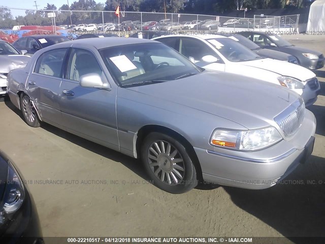 1LNHM81W83Y690543 - 2003 LINCOLN TOWN CAR EXECUTIVE Серебристый фото 1