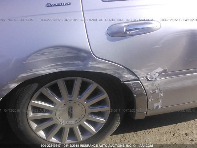 1LNHM81W83Y690543 - 2003 LINCOLN TOWN CAR EXECUTIVE Серебристый фото 6