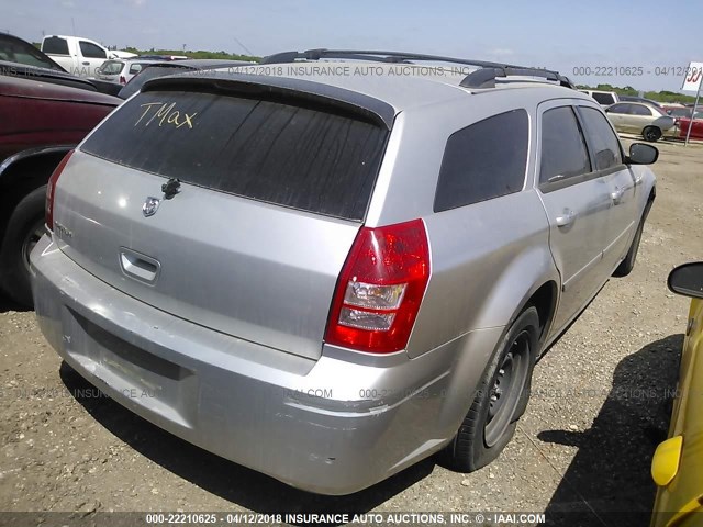 2D4FV47T86H300444 - 2006 DODGE MAGNUM SE SILVER photo 4