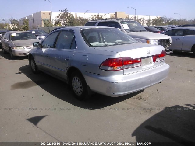 1HGCF86632A083413 - 2002 HONDA ACCORD VALUE SILVER photo 3