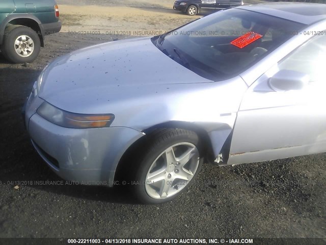 19UUA66265A013185 - 2005 ACURA TL SILVER photo 6