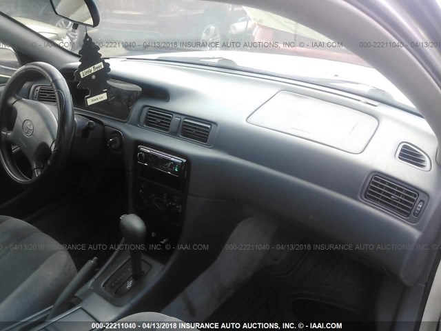4T1BG22K1XU509320 - 1999 TOYOTA CAMRY CE/LE/XLE 白色 照片 5
