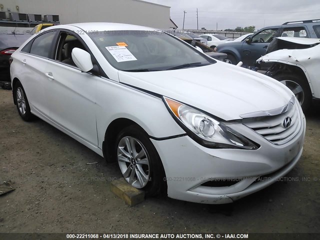 5NPEB4AC9DH507858 - 2013 HYUNDAI SONATA GLS WHITE photo 1