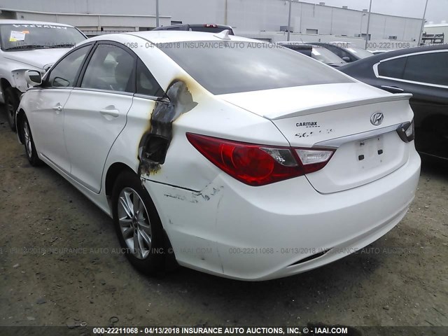 5NPEB4AC9DH507858 - 2013 HYUNDAI SONATA GLS WHITE photo 3