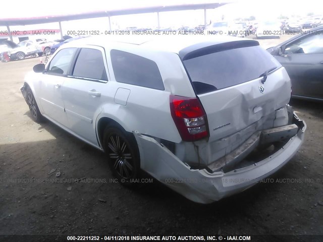 2D4FV47T26H416299 - 2006 DODGE MAGNUM SE WHITE photo 3