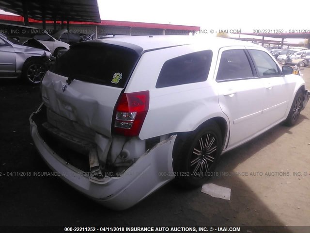 2D4FV47T26H416299 - 2006 DODGE MAGNUM SE WHITE photo 4