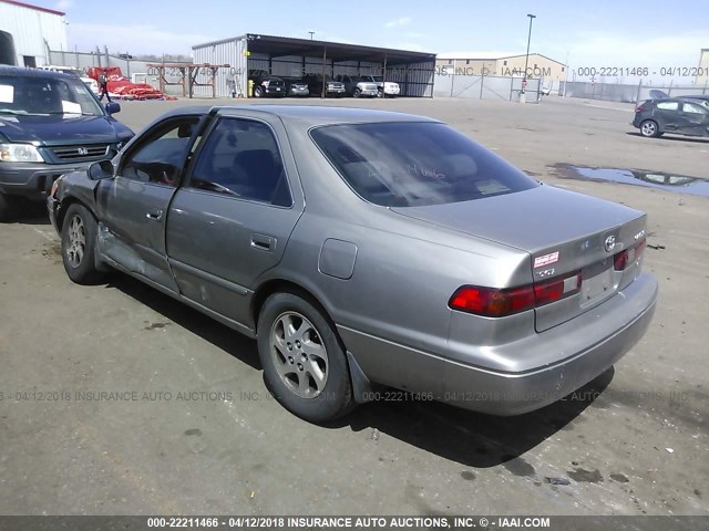 JT2BF22K1X0154754 - 1999 TOYOTA CAMRY LE/XLE Gold Foto 3