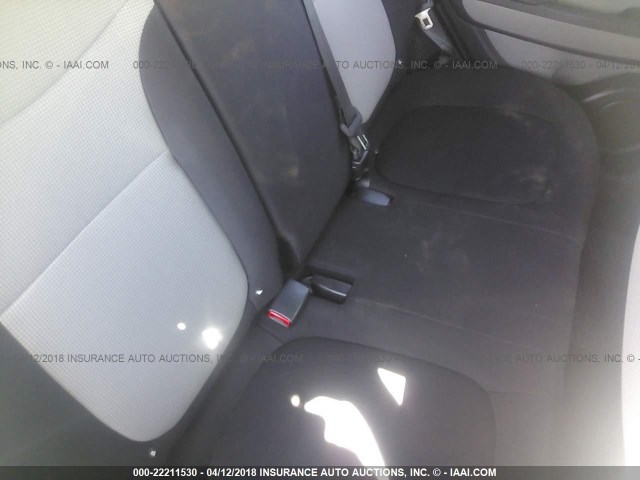 KNDJN2A27J7543386 - 2018 KIA SOUL BLACK photo 8