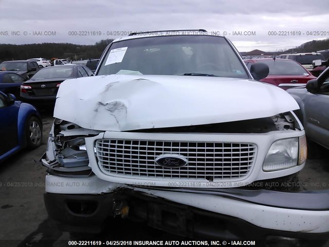 1FMPU16LX2LA17413 - 2002 FORD EXPEDITION XLT თეთრი ფოტო 6