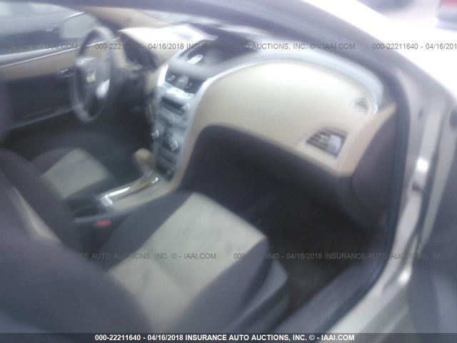 1G1ZA5E04AF126847 - 2010 CHEVROLET MALIBU LS 金色 照片 5