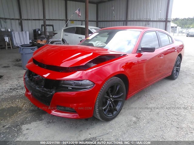 2C3CDXBG5JH167475 - 2018 DODGE CHARGER SXT RED photo 2