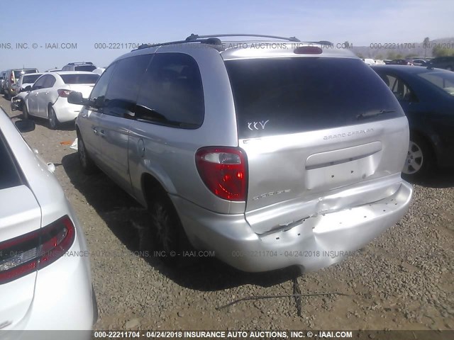 2D4GP24R65R201142 - 2005 DODGE GRAND CARAVAN SE SILVER photo 3