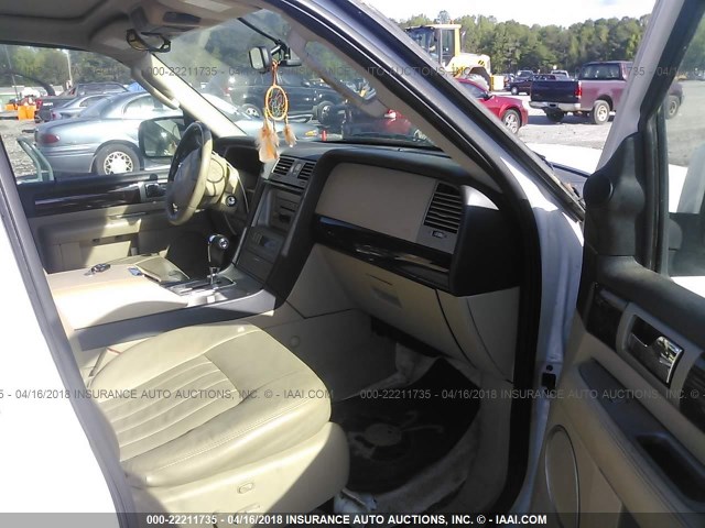 5LMFU27556LJ02373 - 2006 LINCOLN NAVIGATOR 白色 照片 5