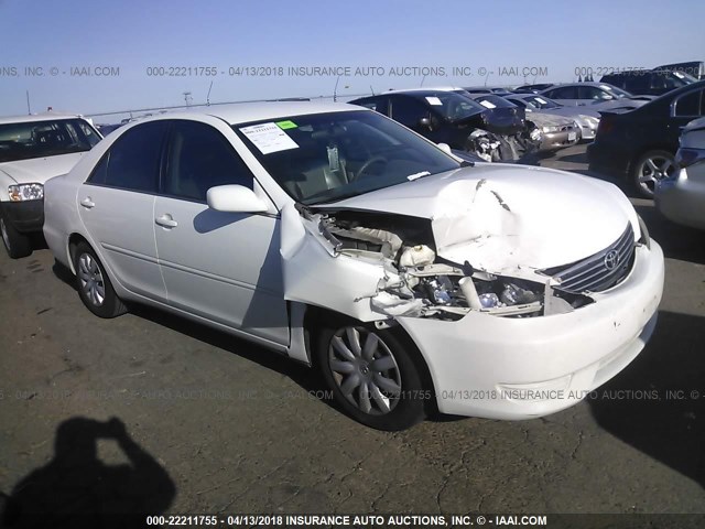4T1BE32K05U411887 - 2005 TOYOTA CAMRY LE/XLE/SE WHITE photo 1