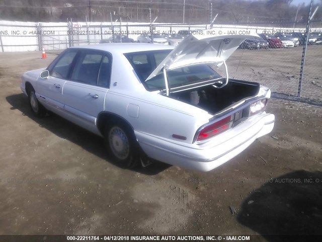 1G4CW52K5SH606563 - 1995 BUICK PARK AVENUE  WHITE photo 3