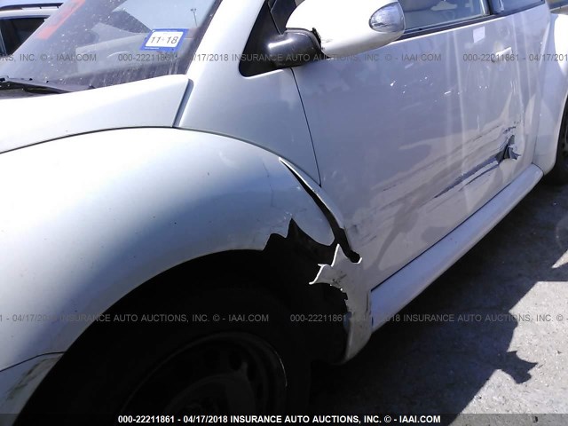 3VWBK31C55M403048 - 2005 VOLKSWAGEN NEW BEETLE GL 白色 照片 6
