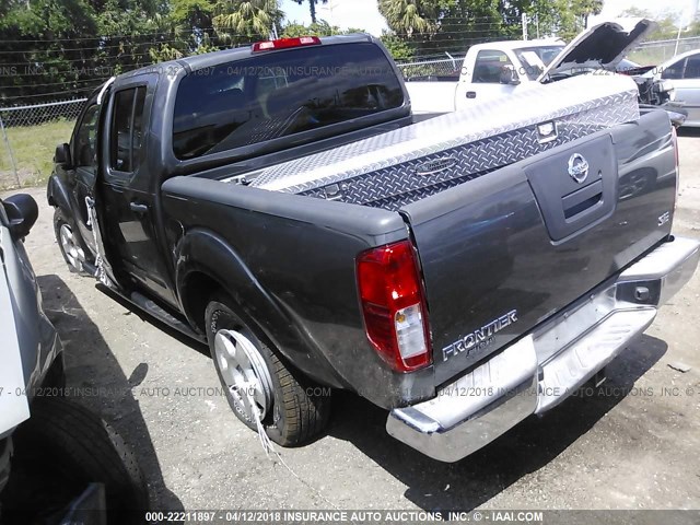 1N6AD07U67C456284 - 2007 NISSAN FRONTIER CREW CAB LE/SE/OFF ROAD GRAY photo 3