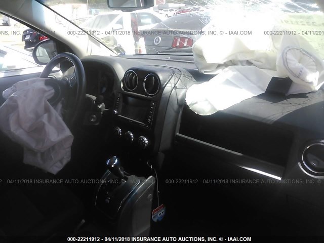 1C4NJDEB2CD637599 - 2012 JEEP COMPASS LATITUDE 黑色 照片 5