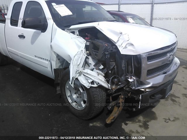 1GCEK19J48Z254075 - 2008 CHEVROLET SILVERADO K1500 WHITE photo 6