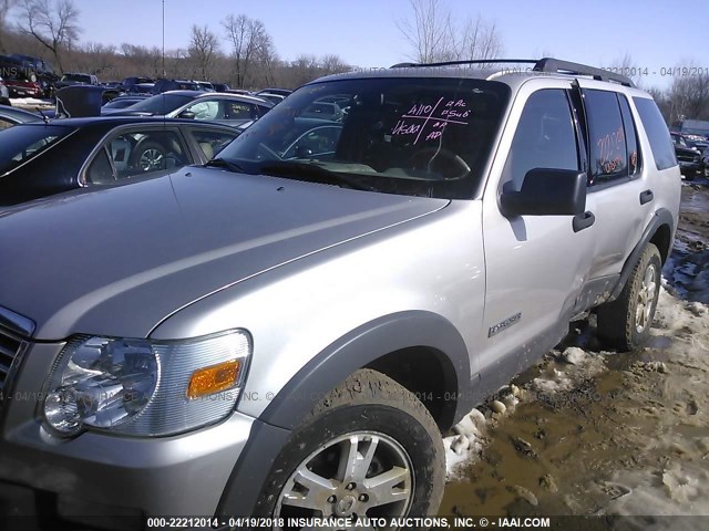 1FMEU73886UA27853 - 2006 FORD EXPLORER XLT SILVER photo 2