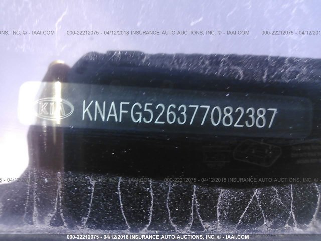 KNAFG526377082387 - 2007 KIA RONDO LX/EX SILVER photo 9